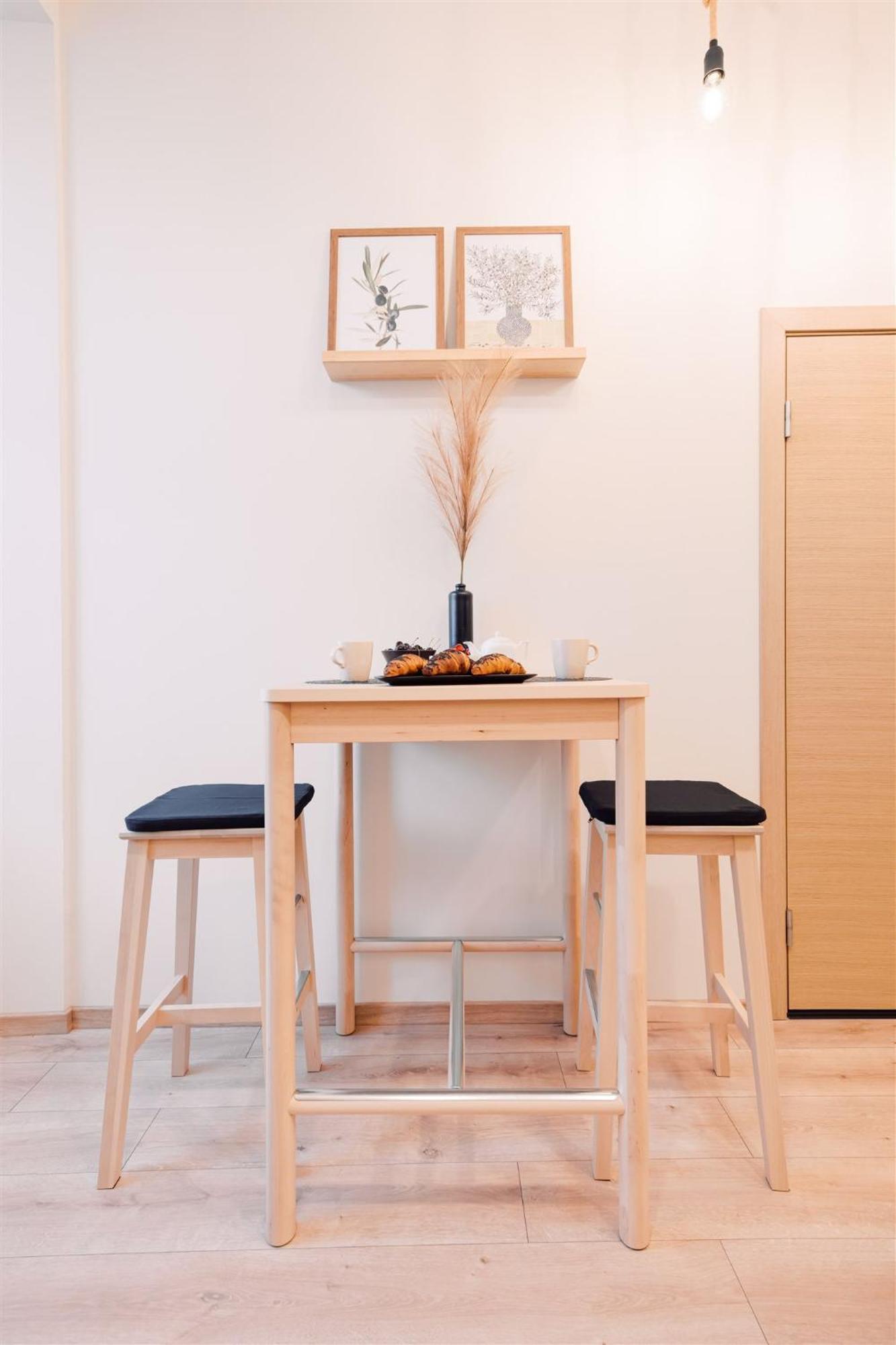 Harmony Apartment/9 Guests/ 4 Bedroom / Old Town Appartamento